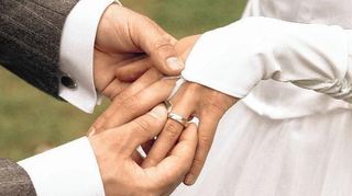 <p>Mit der Trauung allein ist es nicht getan. Oder, in den Worten von Papst Franziskus: Bei der Ehe handelt es sich um eine "Herausforderung, die bis zum Tod immer wieder errungen, neu geboren, neu erfunden und ständig neu begonnen werden muss".</p>