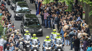 Trauerkonvoi für Helmut Kohl durch Ludwigshafen.