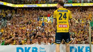 Heimat(en): Patrick Groetzki wird in seinem sportlichen Wohnzimmer, der Mannheimer SAP Arena, von den Fans der Rhein-Neckar Löwen gefeiert. Daneben arbeitet der Handball-Nationalspieler an der Dualen Hochschule und beim „Mannheimer Morgen“ an seinem<br />zweiten Standbein.