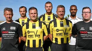 <p>Den Klassenerhalt erreichen möchte die SGM Löffelstelzen/Bad Mergentheim in der neuen Saison. Auf dem Bild (von links) Trainer Sascha Höfer, David Kehren, Mirko Bujsic, Ymeri Herion, Michael Müller, Iyob Mogos und Steffen Ehmann (Co-Trainer). Es fehlt Miroslav Vasic (ebenfalls Co-Trainer).</p>