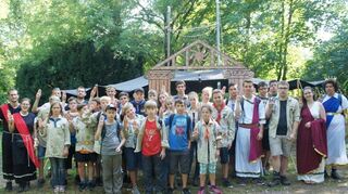 <p>Auf Zeitreise in die Welt der Antike: Die DPSG-Pfadfinder vom Stamm Guy de Larigaudie beim Zeltlager.</p>