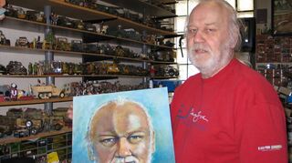 <p>Hereinspaziert: Der 70-jährige Ladeninhaber Lothar Mandler lädt ein in sein außergewöhnliches Spielzeugparadies.</p>