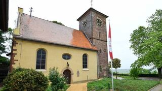<p>Im Turm der Jakobskirche hängt die "Hitler-Glocke". Am Samstag wehrt sich die Gemeinde mit einer großen Demonstration gegen Rechts.</p>