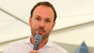 <p>Seit 2011 ist Nikolas Löbel Landesvorsitzender der Jungen Union. Gestern lieferte er sich ein knappes Rennen mit seinem Kontrahenten Stefan Rebmann (SPD) um das Direktmandat.</p>