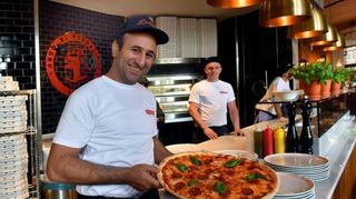<p>Ibrahim Karatas kocht sonst für die L'Osteria in München. Er unterstützt seine Mannheimer Kollegen in den ersten Wochen nach der Eröffnung.</p>