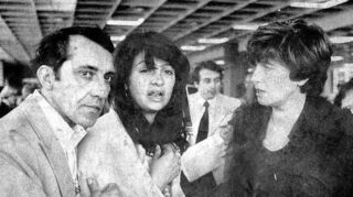 <p>Erschöpft und erleichtert zugleich: Diana Müll (M.) nach der Befreiung aus der "Landshut" beim Wiedersehen mit ihren Eltern am Frankfurter Flughafen.</p>