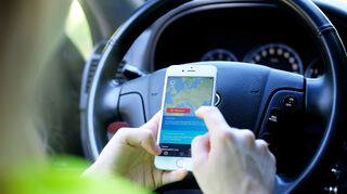 mid Groß-Gerau - Mit der App von JimDrive kann der Fahrer auch ältere Autos vernetzen.