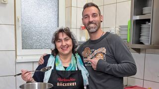 Gute Freunde: Thomas Friedrich hat die griechische Wirtin Soula Samara für „Äfach de Beschde“ nominiert.