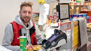 Kandidat drei: Pepe Arancio aus der Neckarstadt. Er sitzt im Norma-Supermarkt in den H-Quadraten an der Kasse und das immer mit guter Laune.