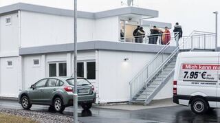 Ende November ziehen die ersten Flüchtlinge in der Containerunterkunft in Leutershausen ein.