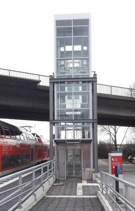 Die Aufzüge in Heddesheim sollen nun Ende Januar in Betrieb gehen.