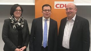 Neue CDU-Spitze mit Angela Bauer (v.l.), Torbjörn Kartes und Heinrich Jöckel. Vize Jeanette Ludwicki war nicht zum Parteitag gekommen.