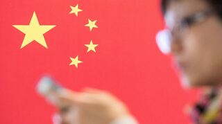 Der chinesische Staat hat seine Smartphonenutzer rund um die Uhr genau im Blick. Dieses Bild entstand auf der Computermesse CeBIT in Hannover.