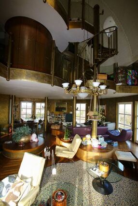 Gemütlich und einzigartig: Wohnzimmer im Wasserturm.