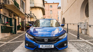 mid Rom - Die zehnte Generation des Kompakten von Honda polarisiert mit seiner Formensprache.
