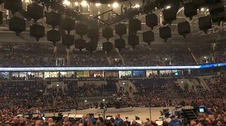 Die SAP Arena kurz vor Konzertbeginn.