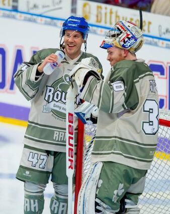 Christoph Ullmann / Team Arendt Youri Ziffzer / Team Arendt    , Team Hecht vs. Team Arendt ,  Eishockey Adler Mannheim 2017 / 2018,  © Copyright: AS Sportfoto / Soerli Binder,  www. as-sportfoto.de,  MSP_2302_HechtArendt,