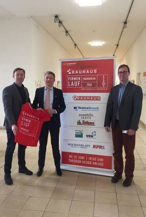 Ralf Niedermeier (v.l.), Daniel Barth, Uwe Kaliske organisieren den Lauf.