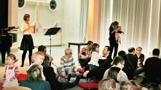 Viel zu hören und zu entdecken gab es für Groß und Klein beim Babykonzert der Musikschule im Römersaal.