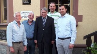 FDP-Vorstand (v.l.): Frank Lindenmeier (Schatzmeister), Dieter Matz (Internetbeauftragter), Frank Hasselbring (Vorsitzender), Axel Rudolf (stellvertretender Vorsitzender), Simon Jarke (Schriftführer).