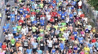 Jeder ein Sieger: Über die unterschiedlichsten Distanzen machten sich beim Dämmermarathon 2018 insgesamt 9172 Starterinnen und Starter auf den Weg.