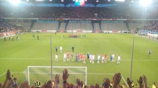 Trotz Niederlage feiern die Waldhof-Fans ihre Mannschaft.