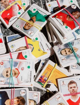 Panini-Sammelbilder sind vor der WM 2018 deutlich teurer geworden – auch das trägt zu steigenden Umsätzen des Weltverbands Fifa bei.