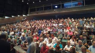 Das Schauspielhaus im NTM ist kurz vor Beginn des "MM"-Bürgerforums gut gefüllt.
