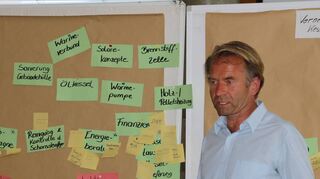 Michael Wedler von der Firma B.A.U.M Consult GmbH aus Berlin moderierte den Workshop im Ratssaal.