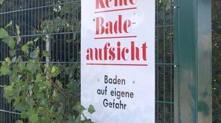 Besucher zahlen am öffentlichen Strand Eintritt, auch wenn das Baden nicht beaufsichtigt wird.