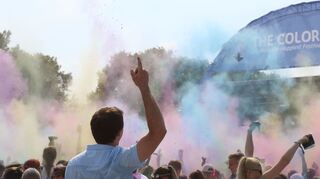 Beim Holi Festival of Colours ging es schön bunt zur Sache.