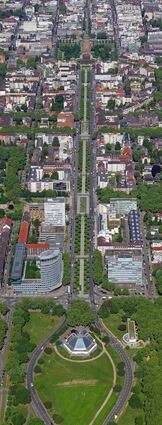 Zentrale Achse der Oststadt/Schwetzingerstadt: Die Augustaanlage mit Planetarium (unten) und Wasserturm (oben).