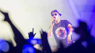 Gzuz und Maxwell (187 Straßenbande) stehen für harten Rap ohne Kompromisse – und sorgen mit Abstand für die meisten hochgereckten Handys im Videomodus an diesem Abend.
