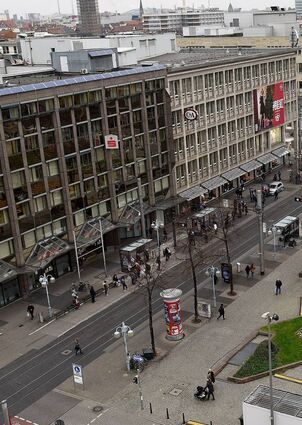 Drei Perspektiven der Videokameras am Stadthaus N 1, die den Paradeplatz überwachen.