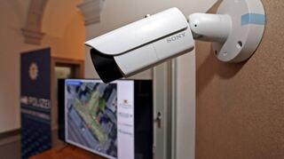 Kamera im Polizeipräsidium. Auf dem Bildschirm wurden gestern zum Pressetermin Aufnahmen der neuen Videokameras in der Stadt gezeigt.