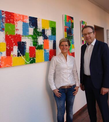 Kunst im Steubenhof-Hotel: Daniela Künzer (l.) und Leandros Kalogerakis.