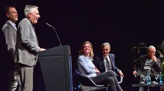 Die Gastgeber (v.l.) Christian Holtzhauer und SRH-Rektor Jörg Winterberg führen in einen Abend ein, . . .