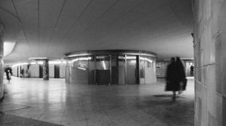So sah es in der Passage nach dem Umbau zu Beginn der 1990er Jahre (kl. Bilder oben) und davor bis zum Ende der 1970er Jahre (unten) aus.