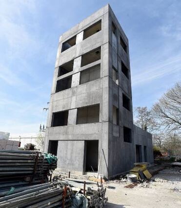 Der Übungsturm ist schon fast fertig – aber der Rest dauert.