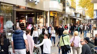 Auf eine volle Stadt, wie hier beim verkaufsoffenen Sonntag im vergangenen Oktober, hoffen die Einzelhändler auch an diesem Wochenende zur Planken-Eröffnung.