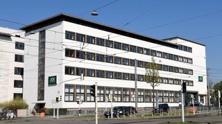 Markant an der Ebert-Brücke: Die AOK ist das größte Mannheimer Gebäude im Bauhaus-Stil.