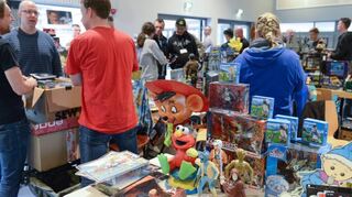 Fachsimpeleien über Mickey Mouse und Batman: Die Figurenbörse im Kulturzentrum „Das Haus“ findet seit 30 Jahren ihr Publikum.