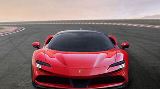 mid Groß-Gerau - Der SF90 Stradale ist der erste Ferrari mit Plug-in-Hybrid.