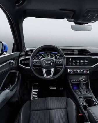 Das überarbeitete Cockpit weist viele Anklänge an Oberklasse-Modelle auf.