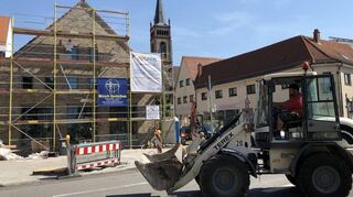 Endspurt am künftigen Café Brotzeit in Heddesheim: Am 23. Juli will das Ludwigshafener Unternehmen Görtz sein eigenes Domizil an der Rathauskreuzung eröffnen.