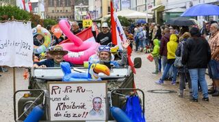 Axel Elfert, Jean-Louis Himber, Jürgen Gruler und Achim Wegwarth (v. r. im Uhrzeiger-sinn) sind unter dem Motto „Ri-Ra-Ru . . ., unn die Rhoibrick, die iss zu!!“ dabei.