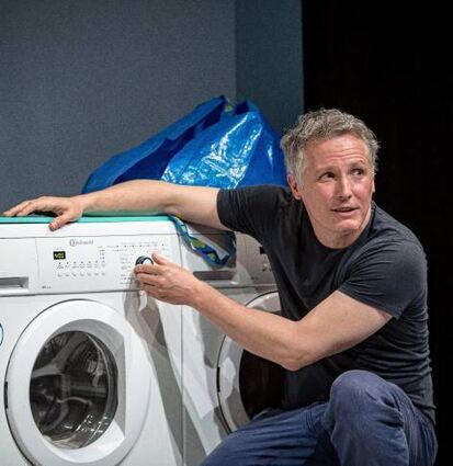 Monologisiert in Worms: Max Urlacher in „Rückenwind“.
