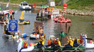 Bei der Spaßregatta waren in den vergangenen Jahren originelle Konstruktionen der Boote zu bestaunen.