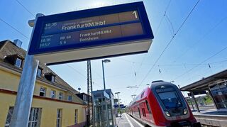 Künftig fährt alle zwei Stunden ein Zug von Schwetzingen über Neu-Edingen direkt bis Frankfurt. Die Fahrzeit verkürzt sich dadurch deutlich.