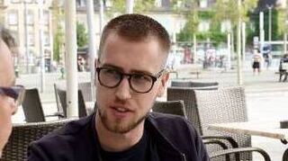 Architekt Dennis Ewert startet seinen Wahlkampf im Café Cohrs .